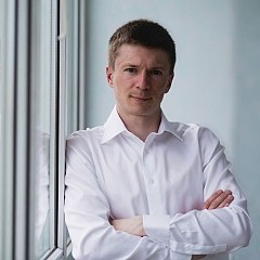 Максим Варно
