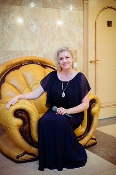 Елена Лока