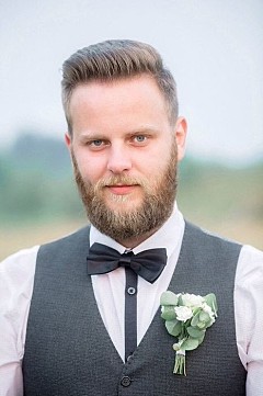 Денис Ермолаев